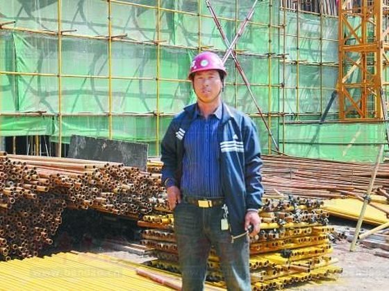 安全帽检测示例
